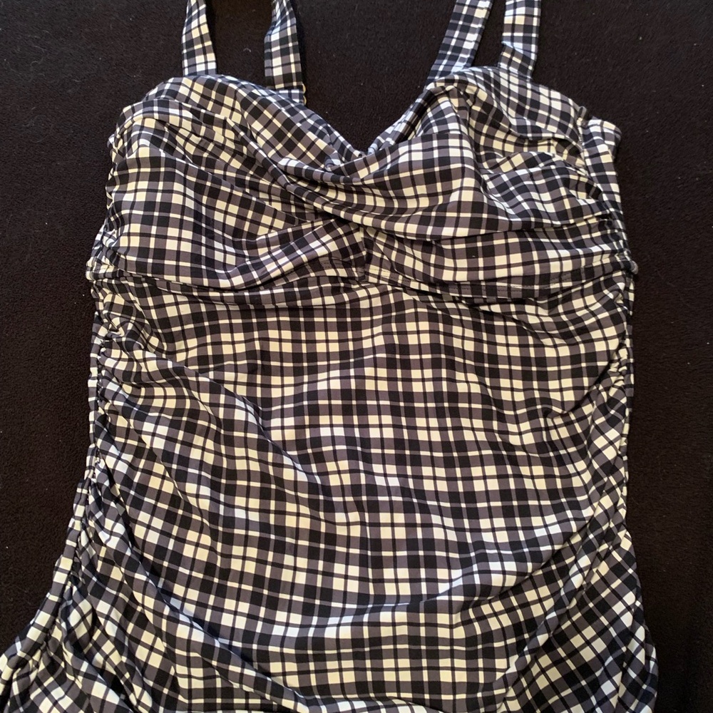 Anne Cole Black and White Checkered Ruched Tankini Top